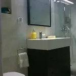 아파트 Alex